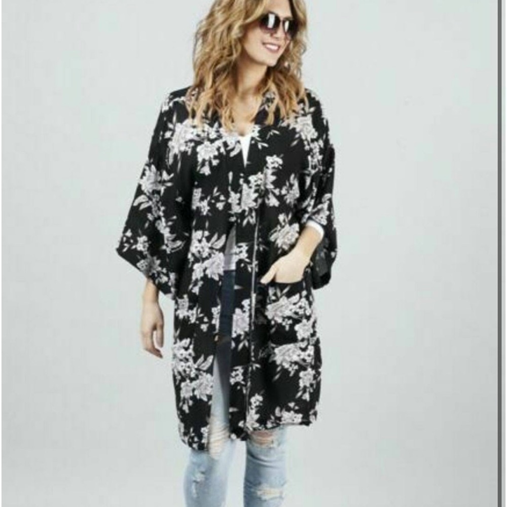 Spiritual Gangster Maya Kimono Black Floral O/S